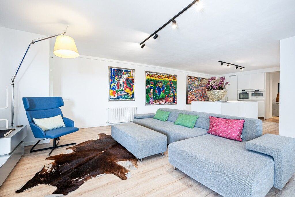 Property photo 3 of 20 Living (1).Jpg