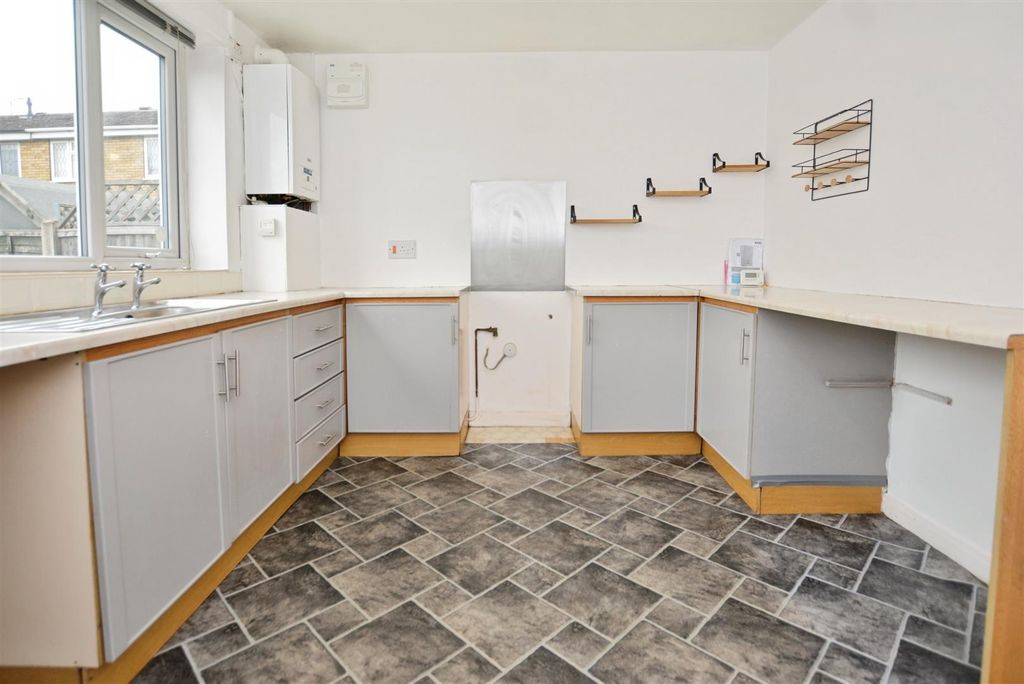 Property photo 2 of 13 Kitchen