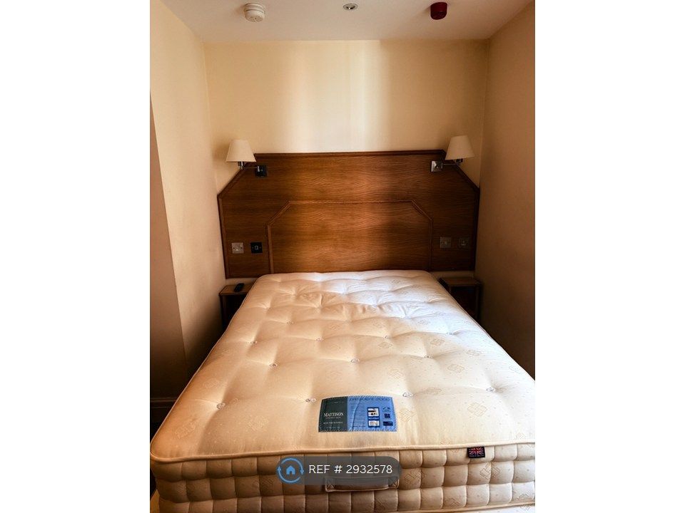 Property photo 3 of 20 Bed