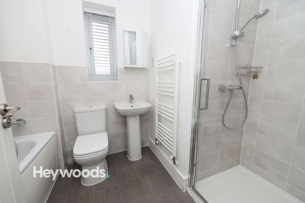 Property photo 3 of 59