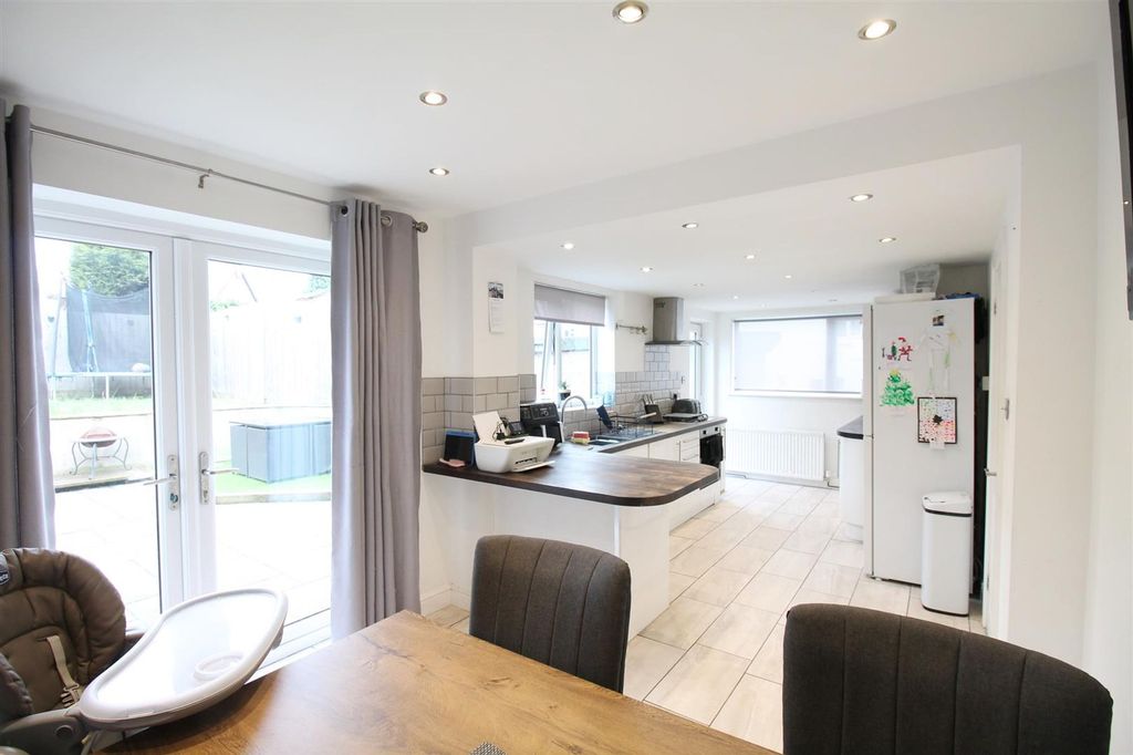 Property photo 2 of 14 Kitchen/Diner