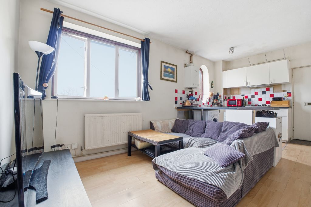 Property photo 2 of 16