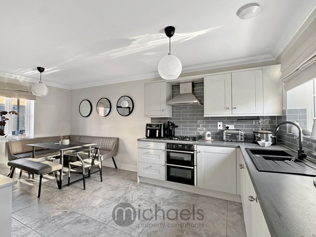 Property photo 3 of 29