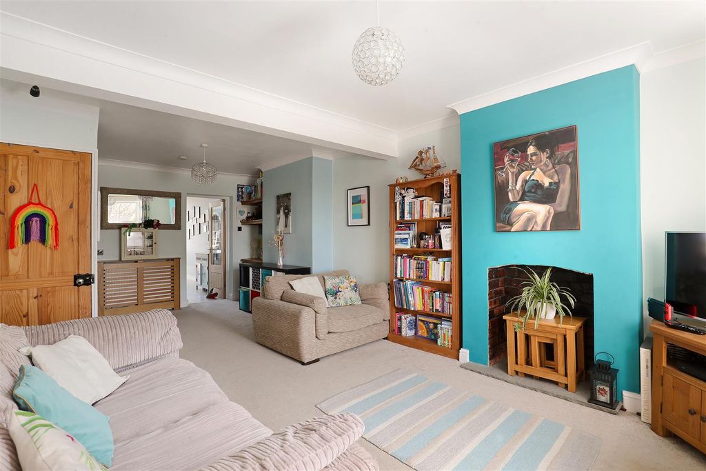 Property photo 2 of 18