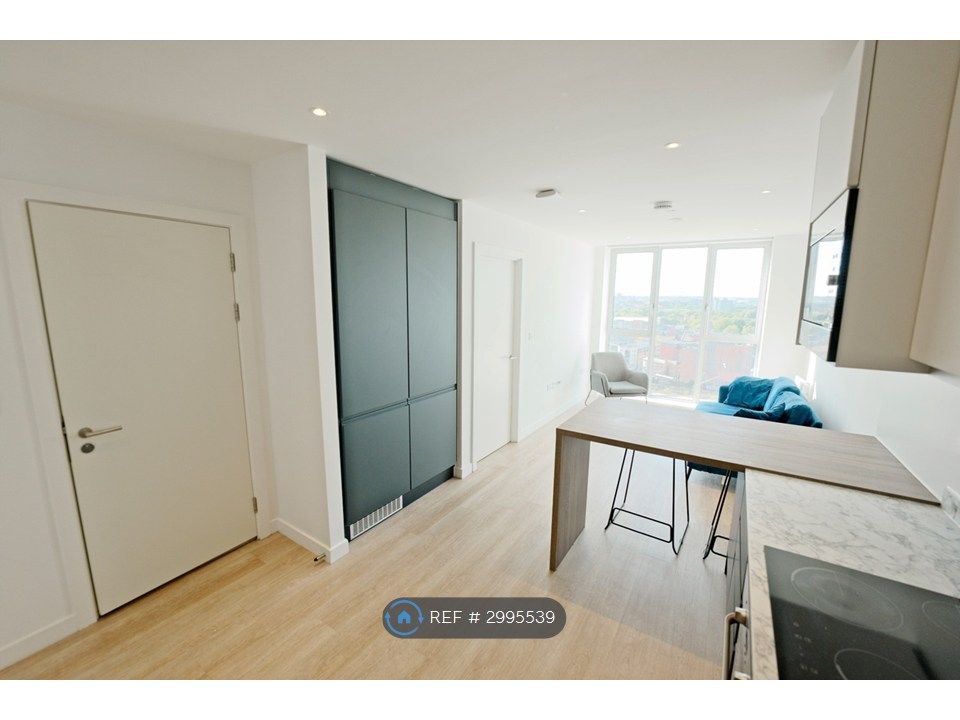 Property photo 2 of 28