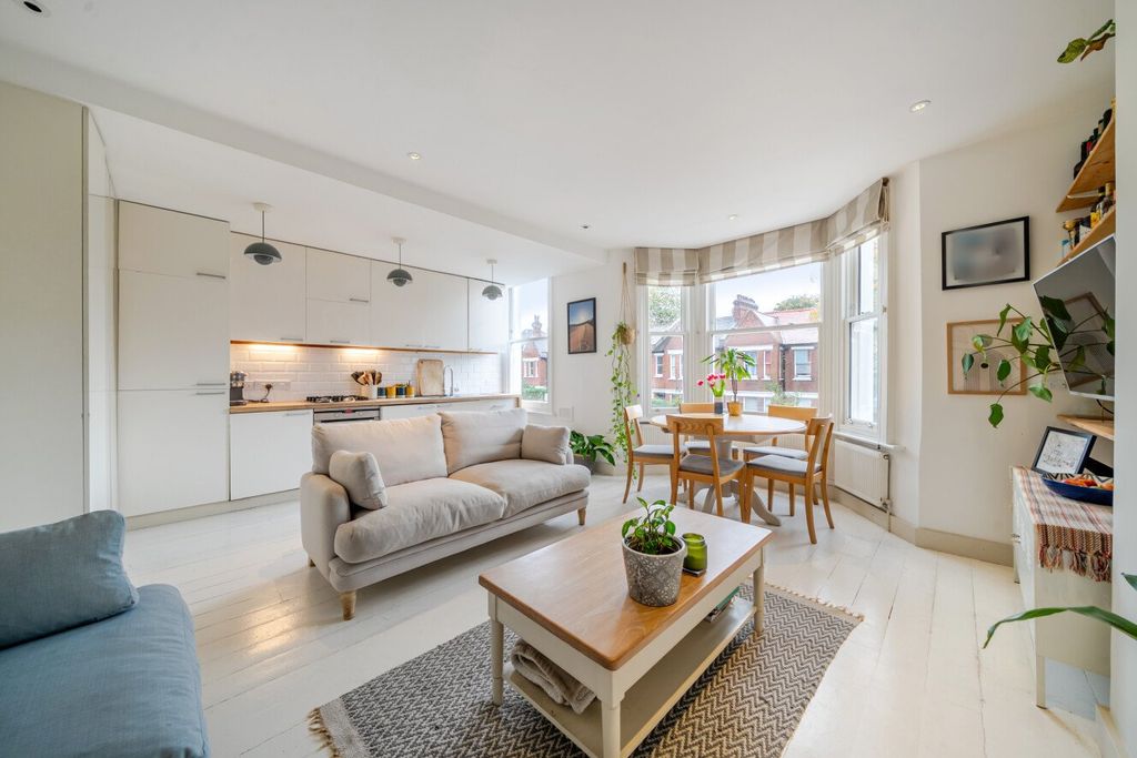 Property photo 3 of 22 Picture No. 12