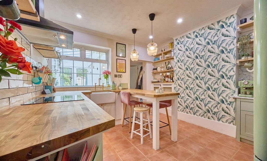 Property photo 2 of 12 High St Barwell_3.Jpg