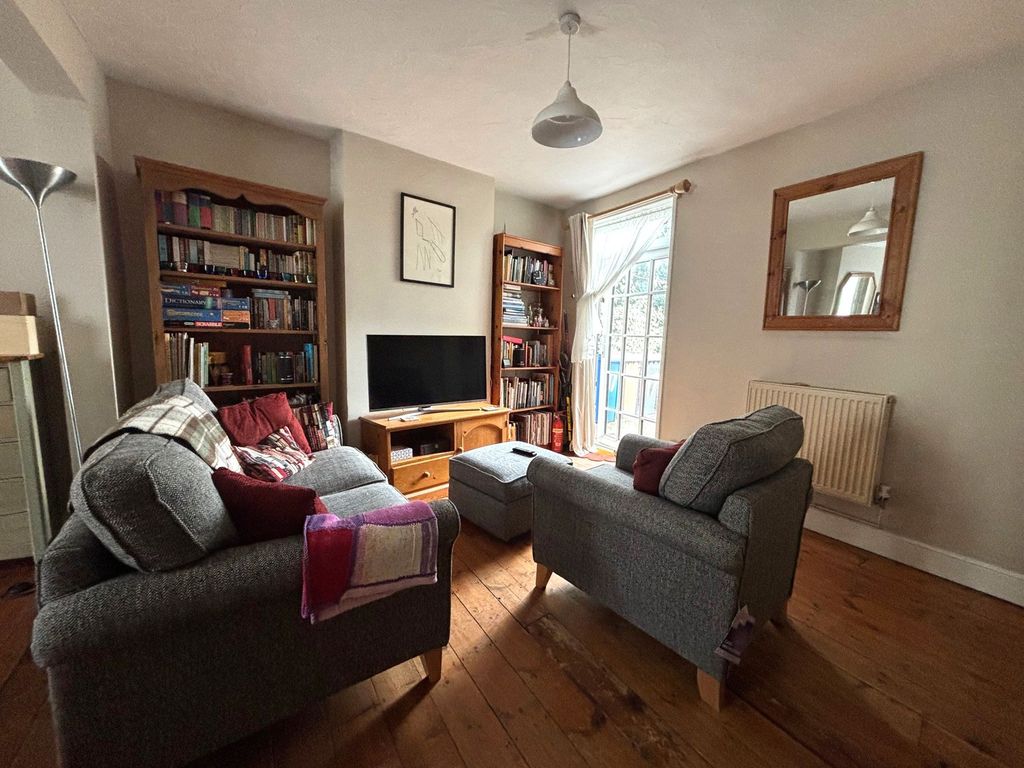 Property photo 2 of 9