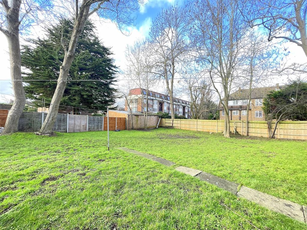 Property photo 2 of 25 Hayling 39.Jpg