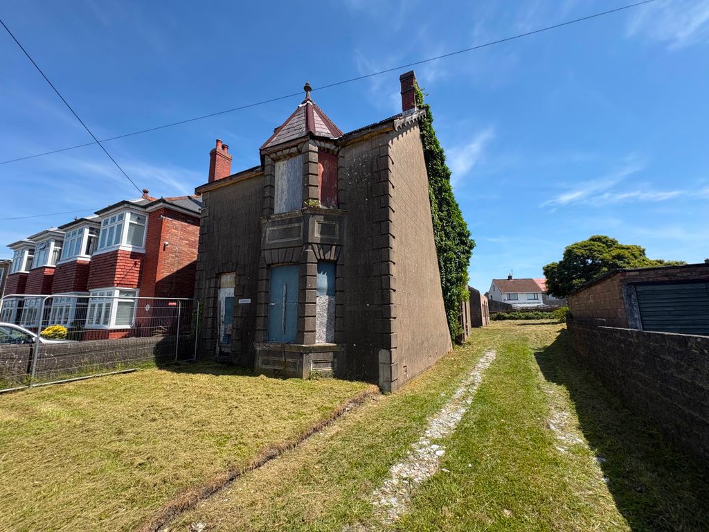 Property photo 3 of 17