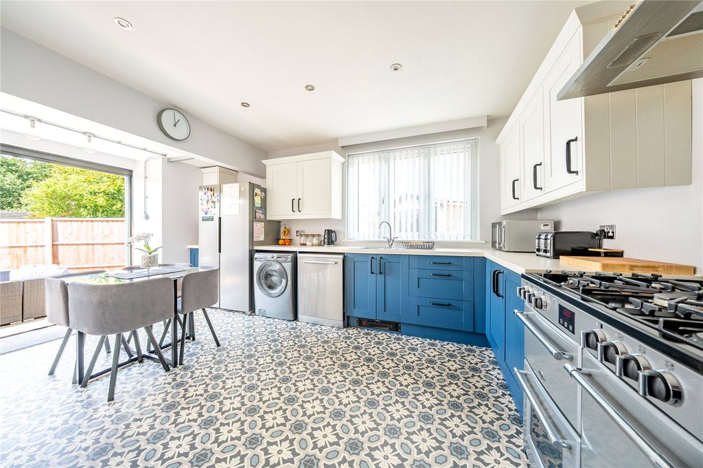 Property photo 2 of 27 Dining Kitchen