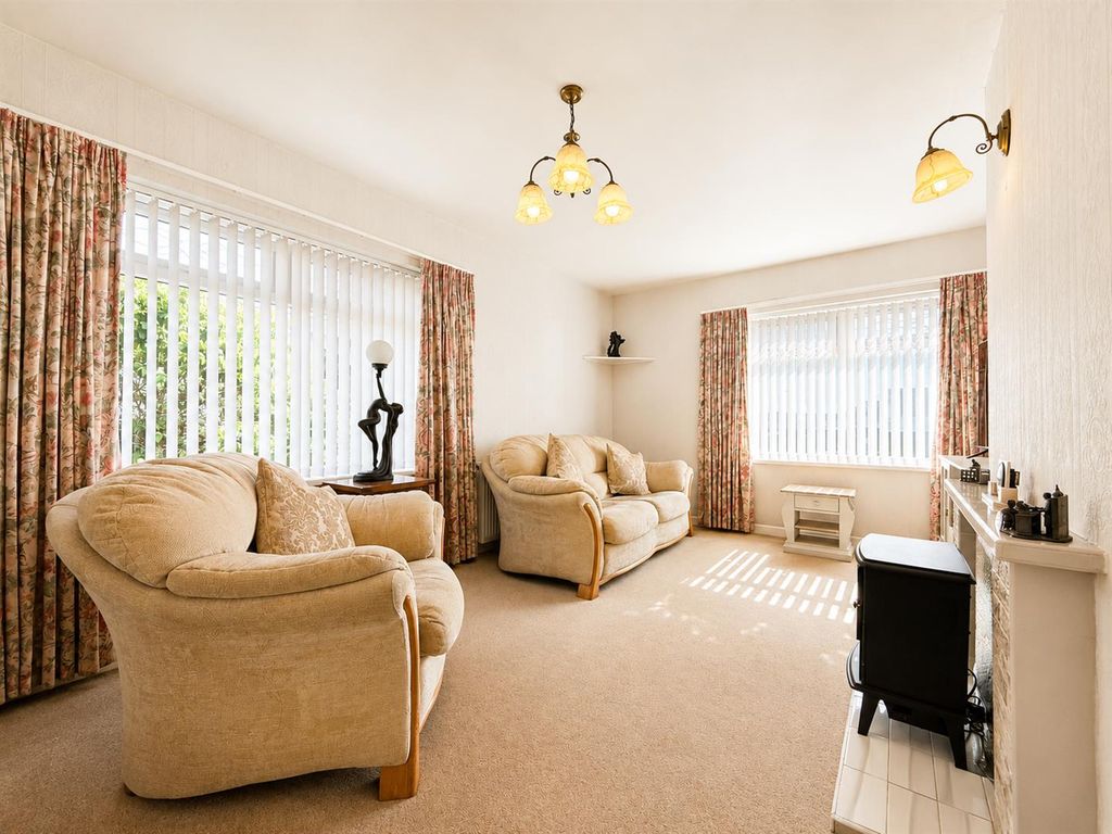 Property photo 2 of 19 Living_Room.Png