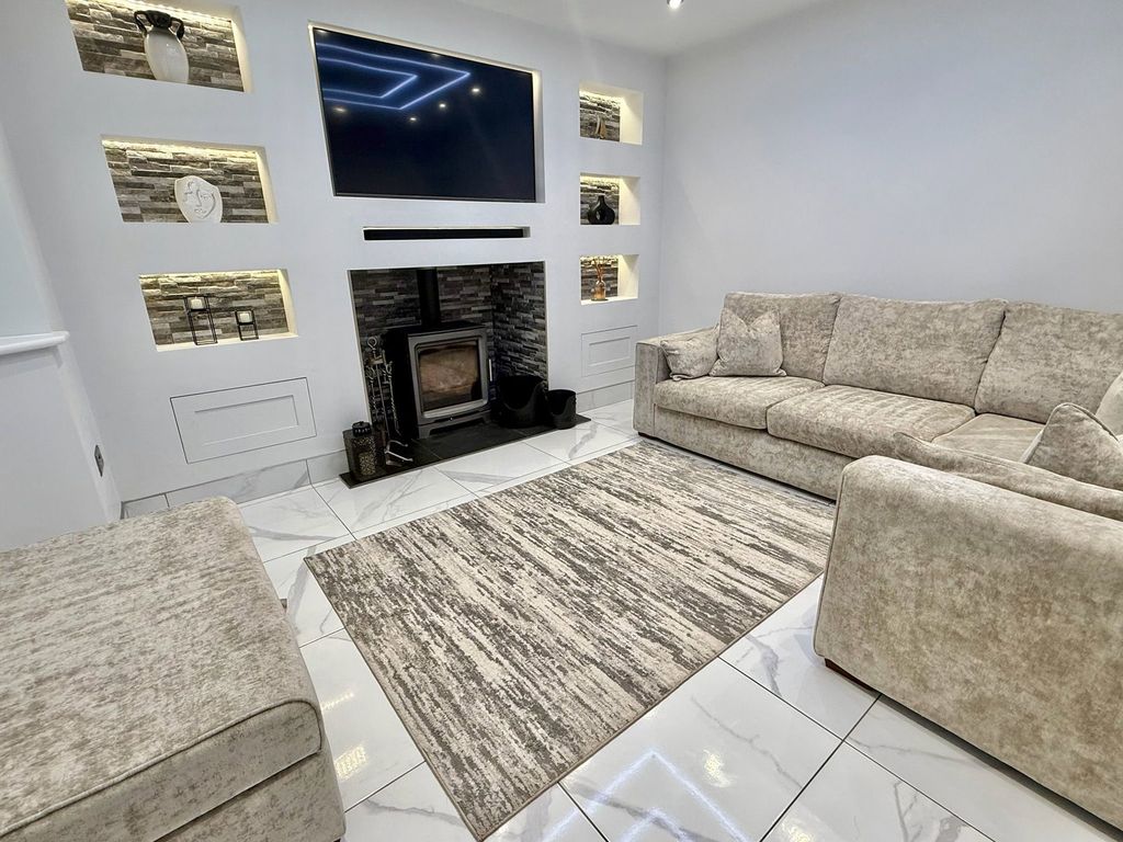 Property photo 3 of 40