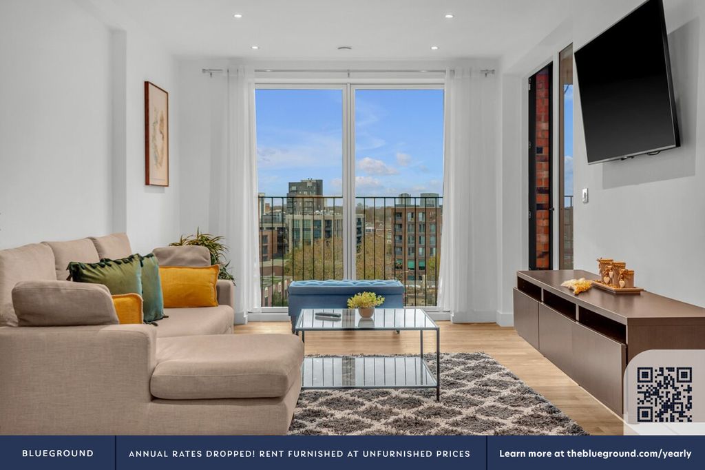 Property photo 3 of 15 Living Room