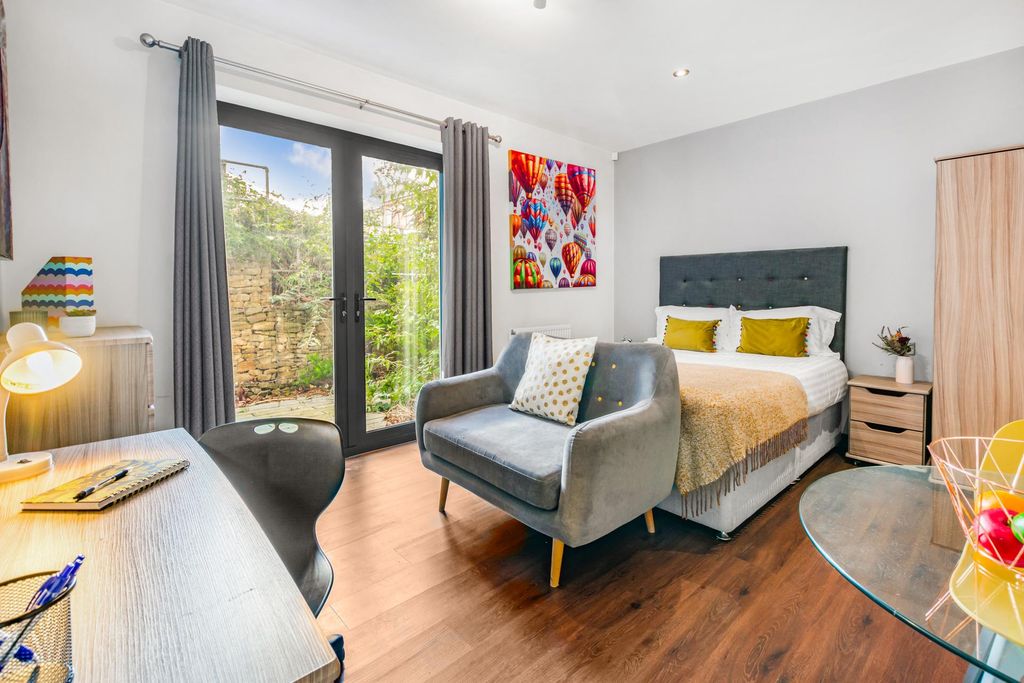 Property photo 2 of 8 Property Photo