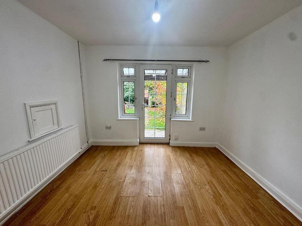 Property photo 3 of 12 Photo 3