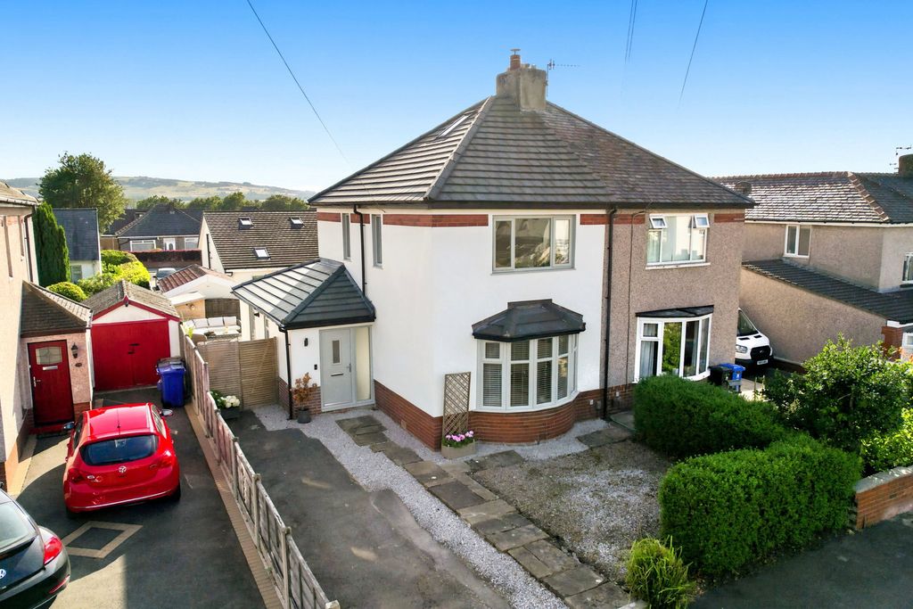 Property photo 1 of 41