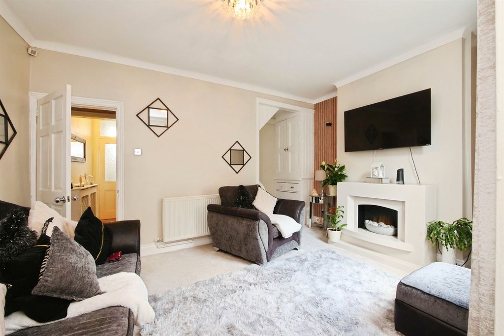 Property photo 2 of 13