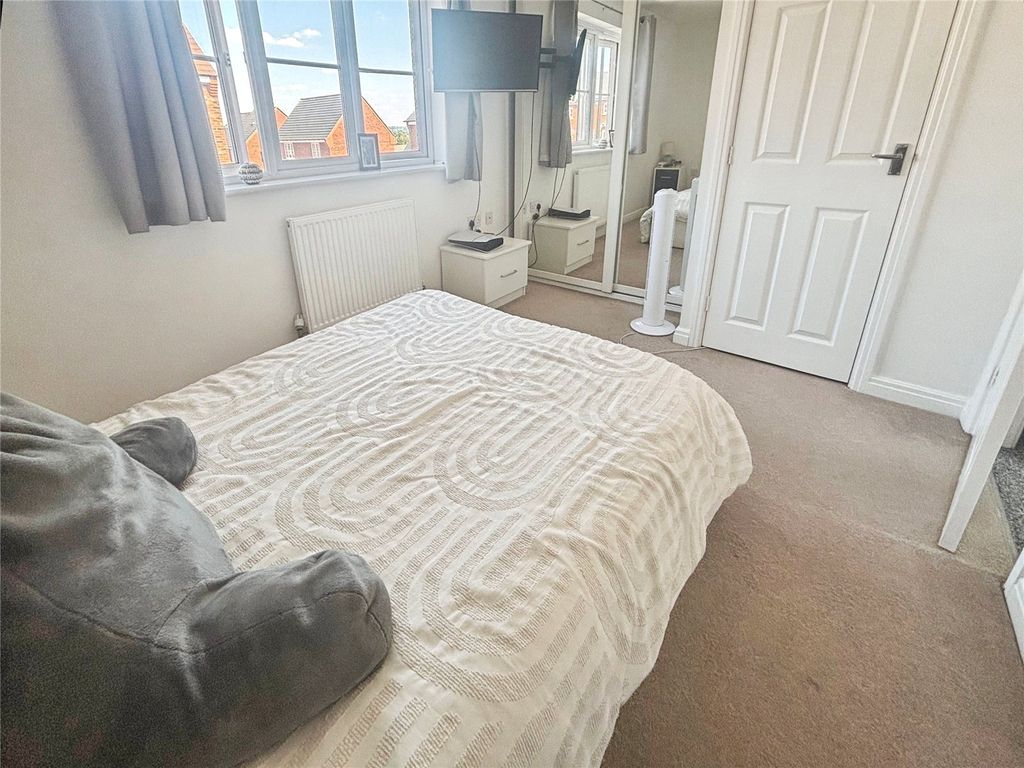 Property photo 3 of 8 Bedroom 1
