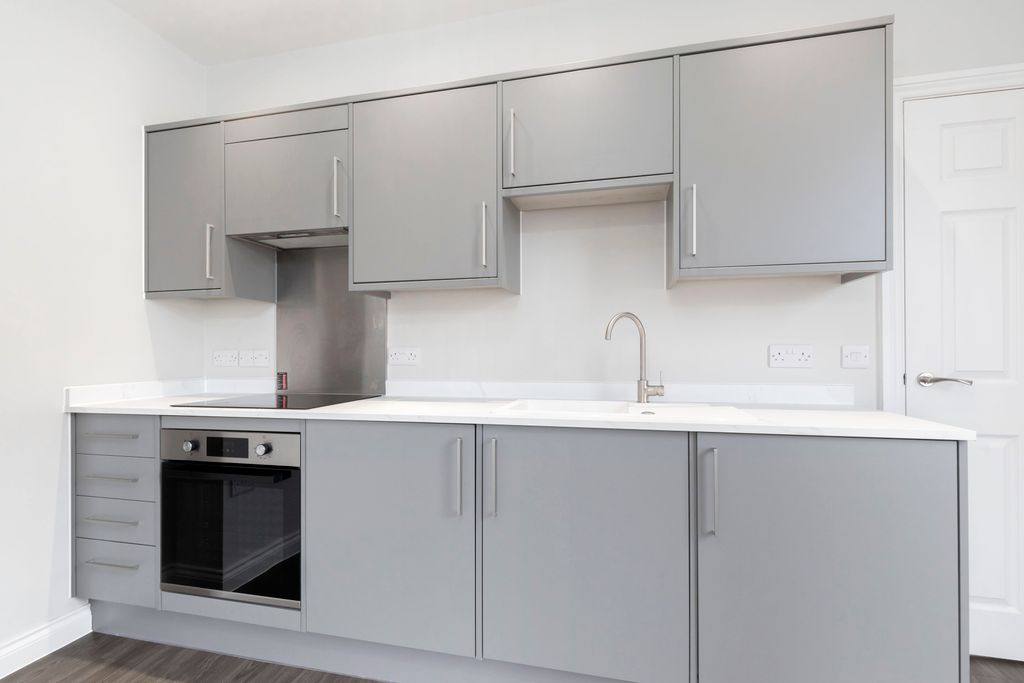 Property photo 1 of 6 Flat 1, 11 Grosvenor Place Sth-05