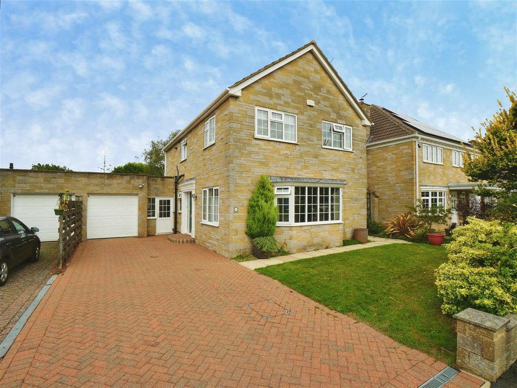 Property photo 1 of 29 External