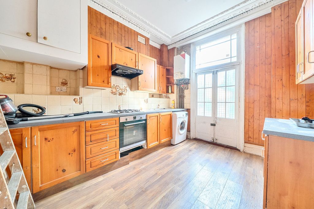 Property photo 3 of 8