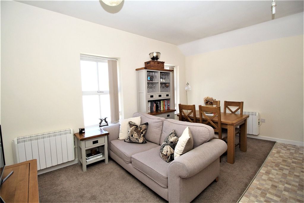 Property photo 3 of 6 Picture No. 08