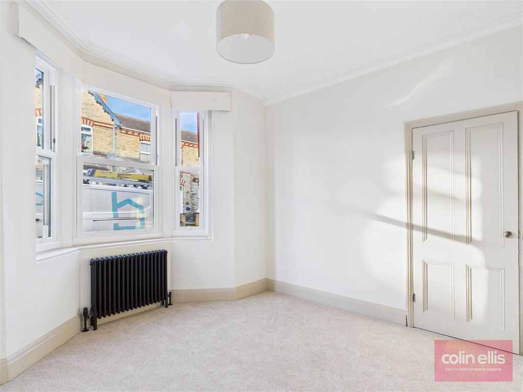 Property photo 3 of 14 Cam05075G0-Pr0255-Still012.Jpg