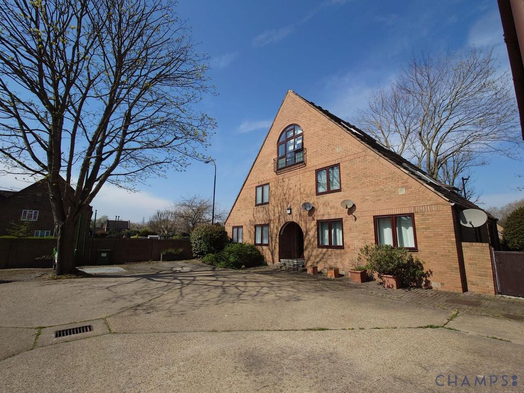 Property photo 1 of 10 Well-Presented 2-Bedroom Apartment Â€“ Capstan Way, Se16