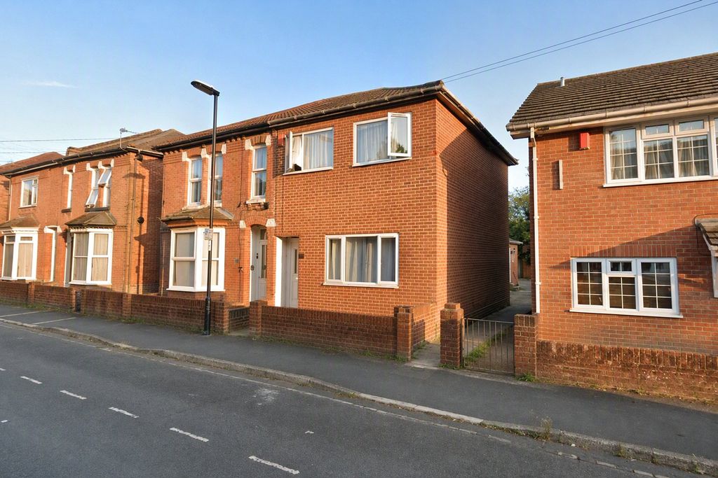 Property photo 1 of 11 Picture No. 23