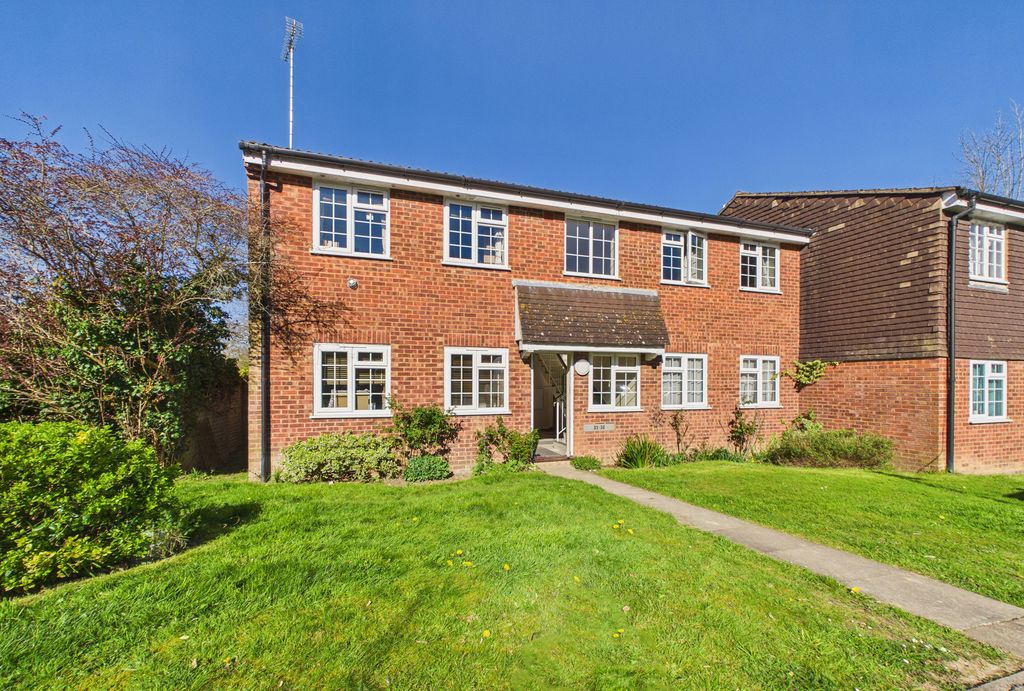 Property photo 1 of 8 Front