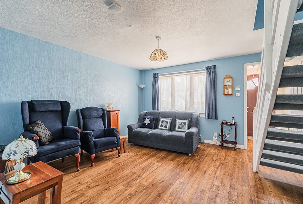 Property photo 2 of 17