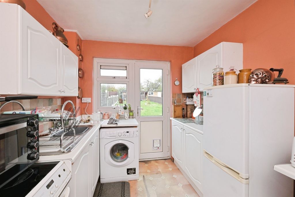 Property photo 2 of 17