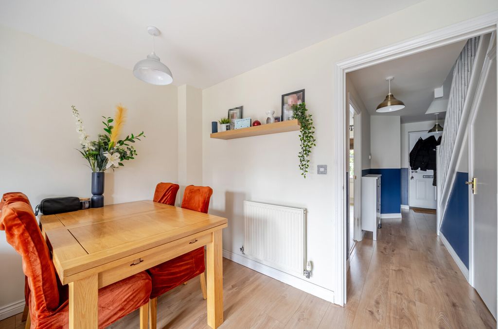 Property photo 3 of 18 1363551-13-69036d...