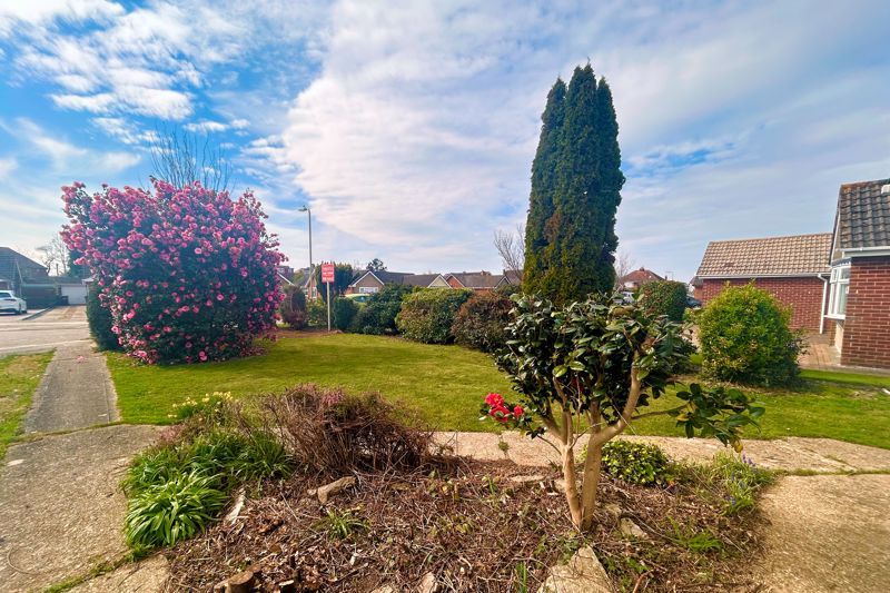 Property photo 2 of 13 Front Garden