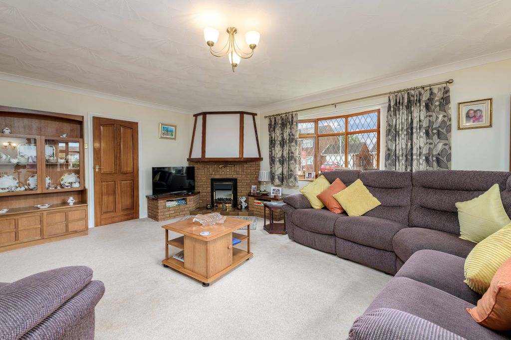 Property photo 2 of 25