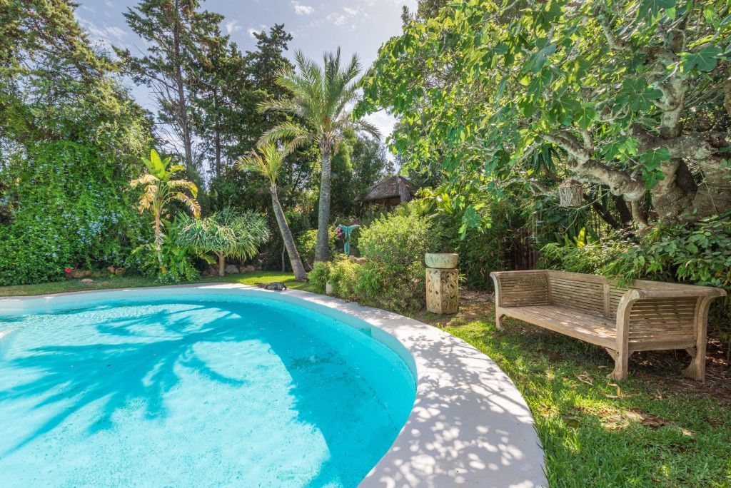 Property photo 2 of 20 Pool (3)