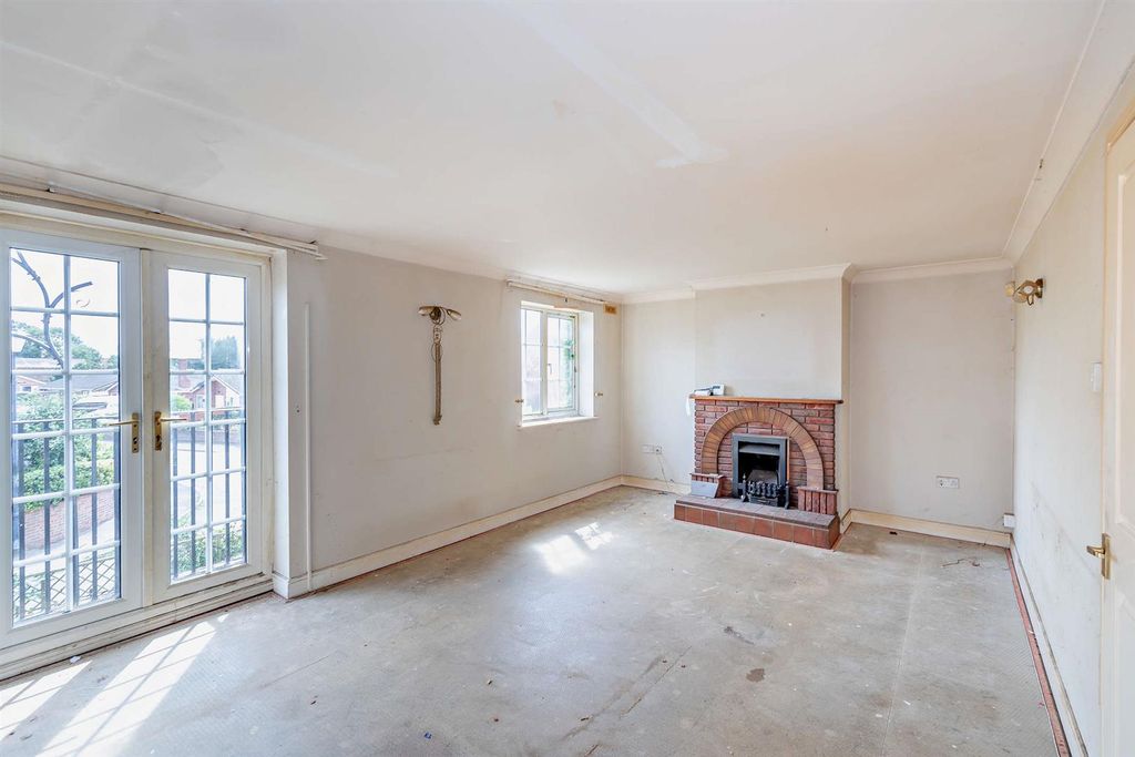 Property photo 3 of 18 8659845-Interior12-800.Jpg
