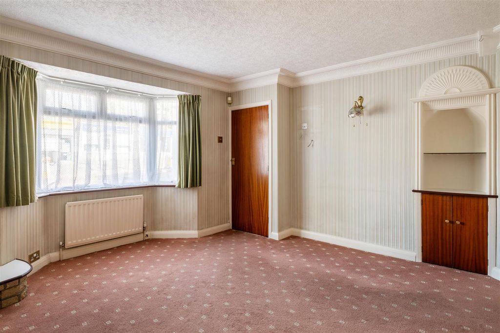 Property photo 3 of 21