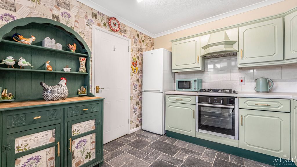 Property photo 3 of 18 5112626