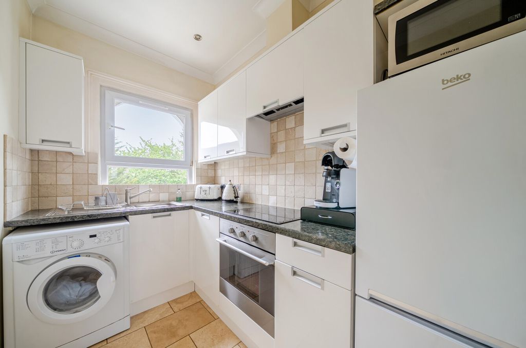 Property photo 3 of 16 1454621-9-69Fdc10...