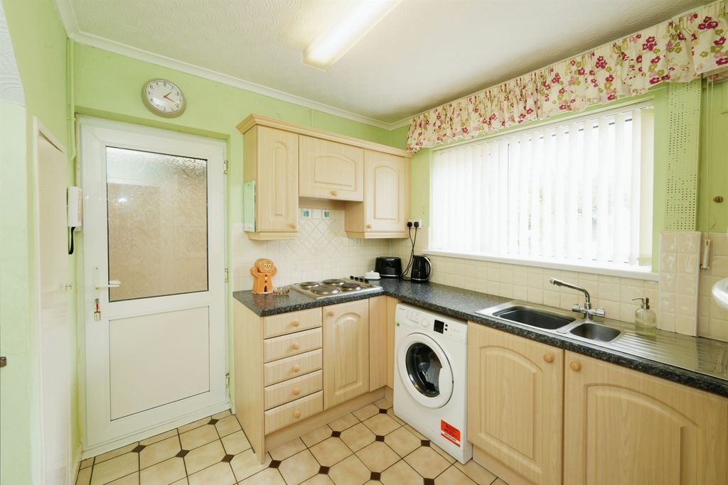 Property photo 3 of 17