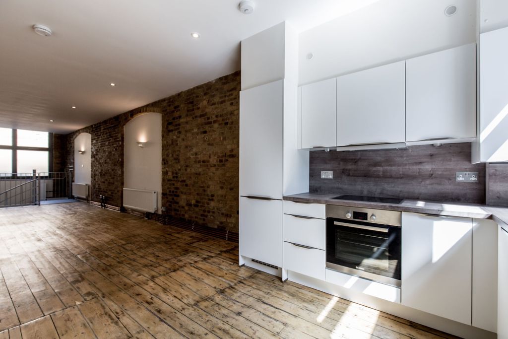 Property photo 2 of 20 Kitchen