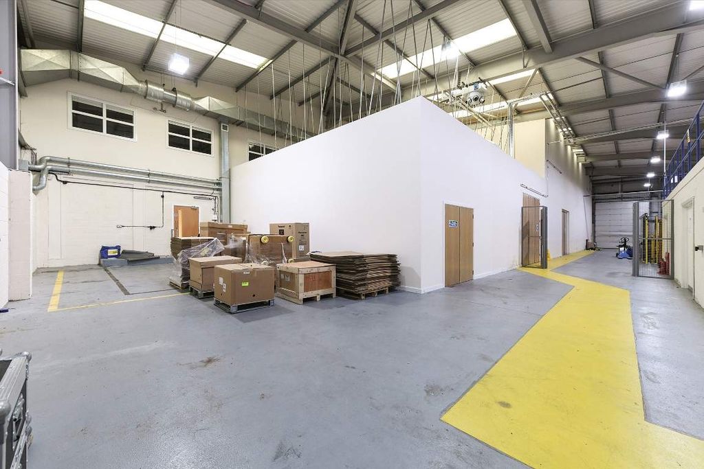 Property photo 2 of 8