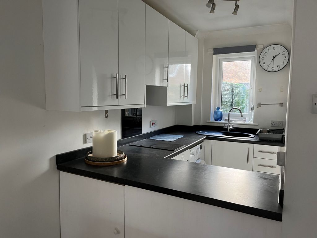 Property photo 3 of 20 Kitchen