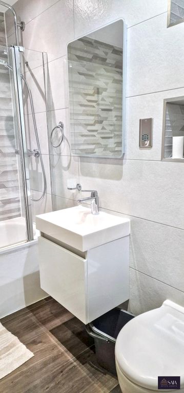 Property photo 3 of 13 Photo 6