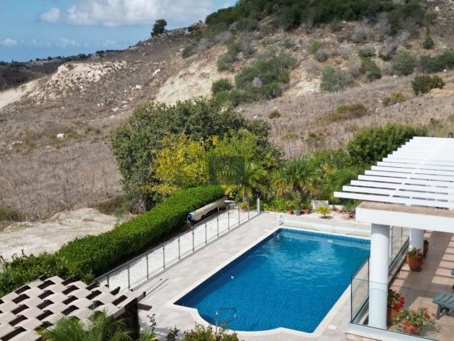 Property photo 3 of 30