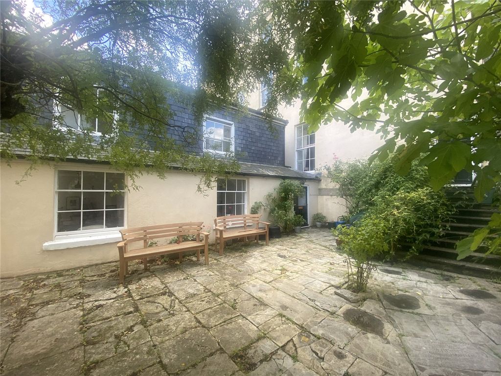 Property photo 1 of 11 Picture No. 17
