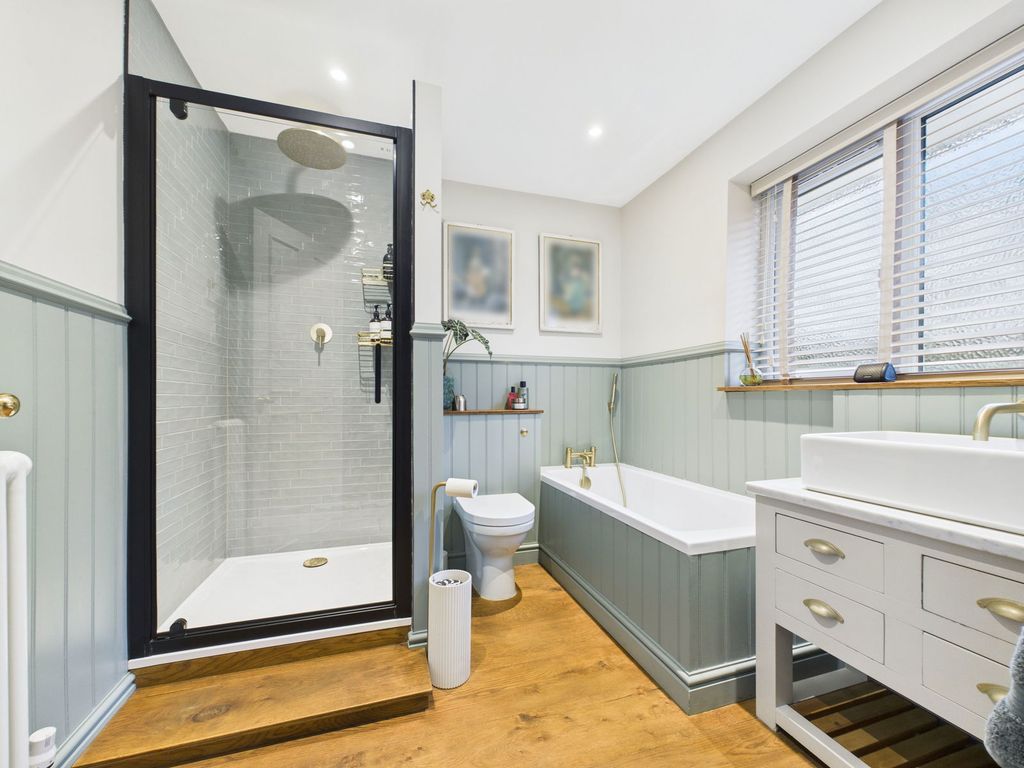 Property photo 3 of 27