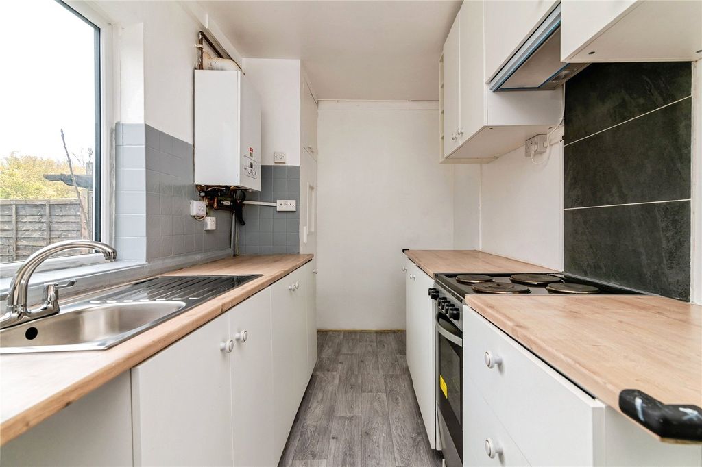 Property photo 2 of 14 Picture No. 06